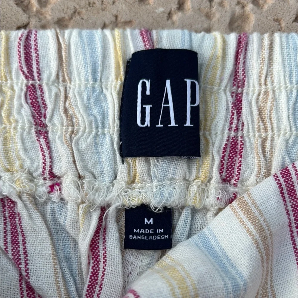 NWT GAP High Waist M Shorts in Linen/Rayon blend Cream w/ Stripes. Summer cool! - Picture 2 of 15